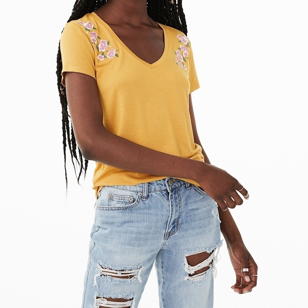 Aeropostale Embroidered Floral V Neck Tee | XS